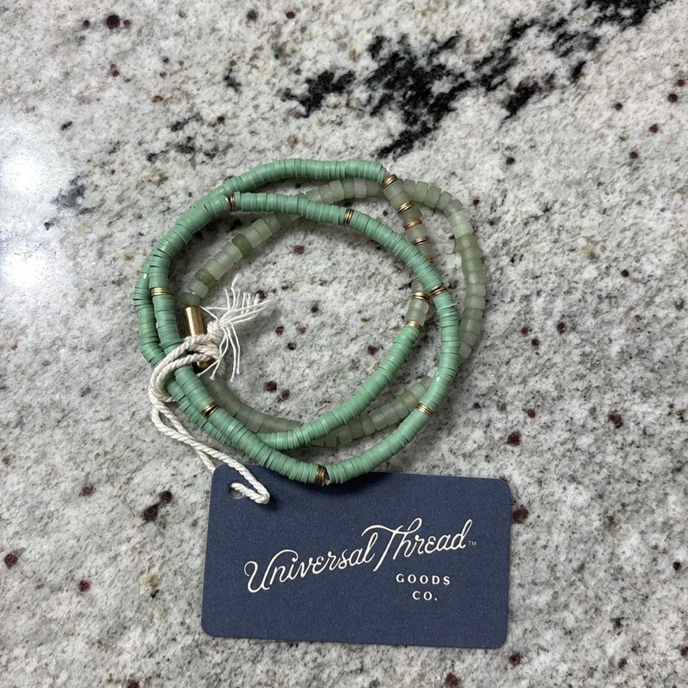 Universal Thread Green bracelets